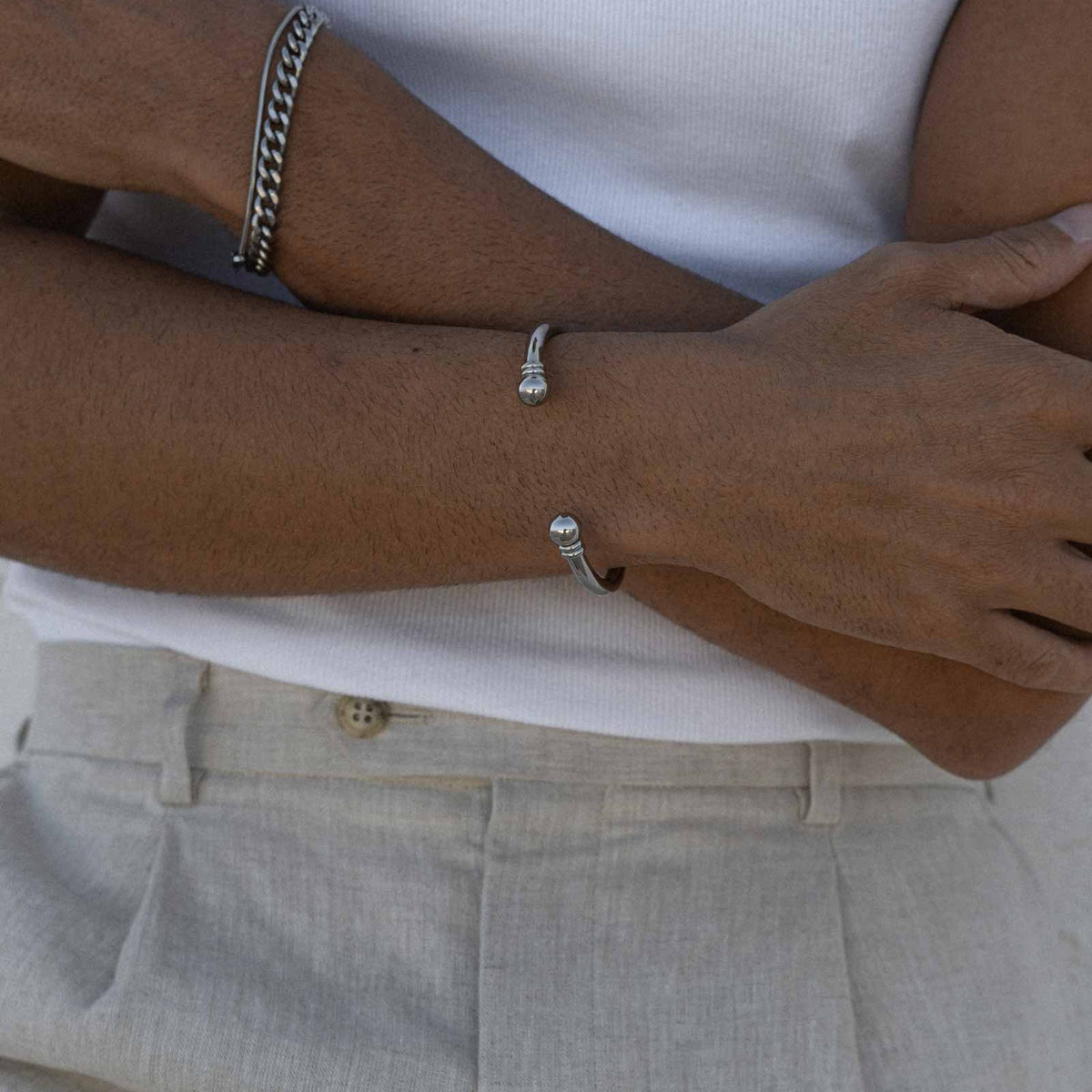 Totally traveler black bracelet Clearance