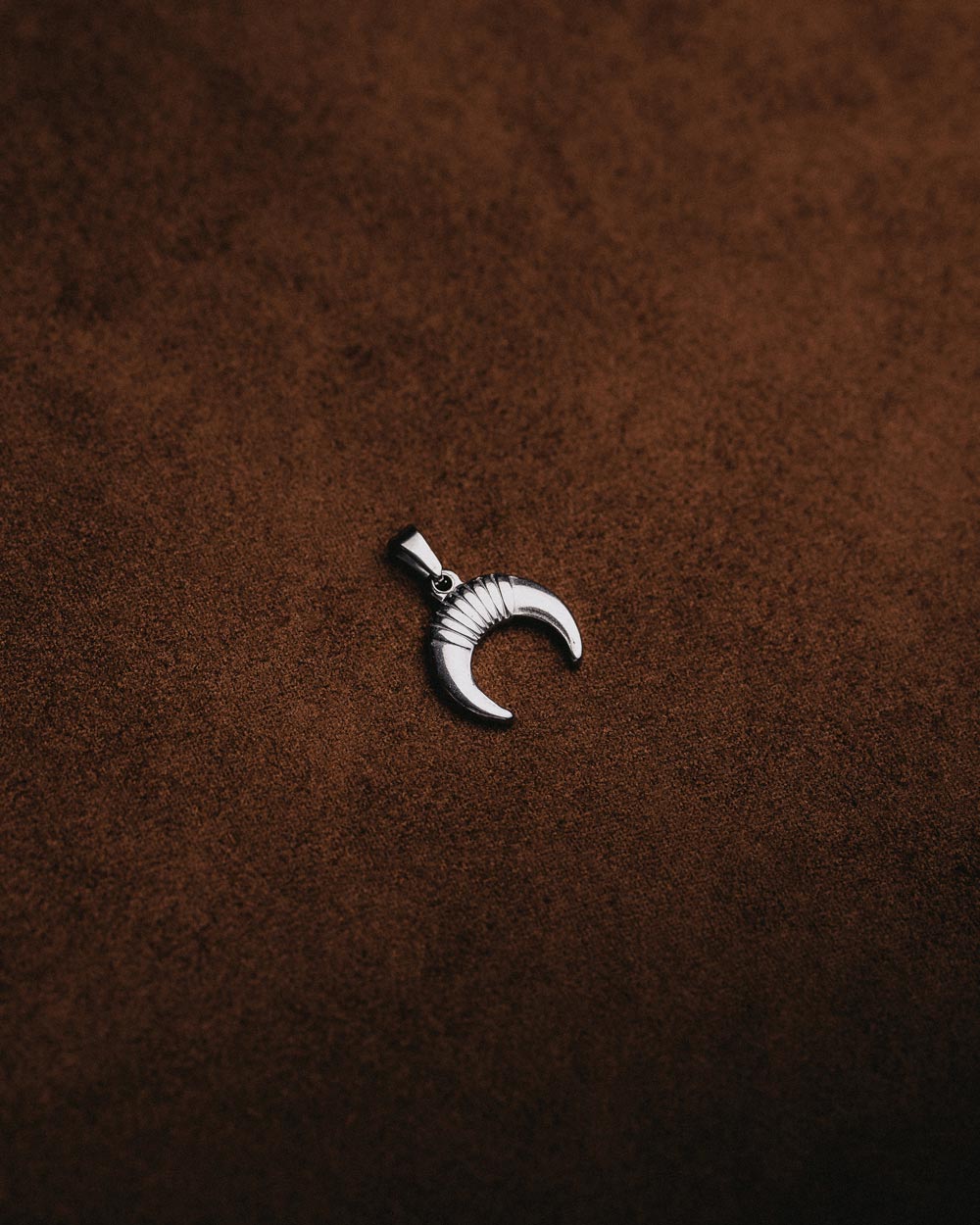 Horns - Pendente de Aço Inoxidável - pendente com o design de um corno - Pendentes Unissexo Online - Dicci