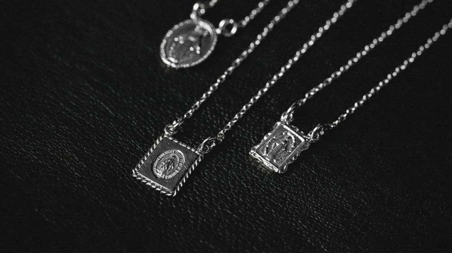 Gift Inspiration: Silver Necklace Gift Tips For Women