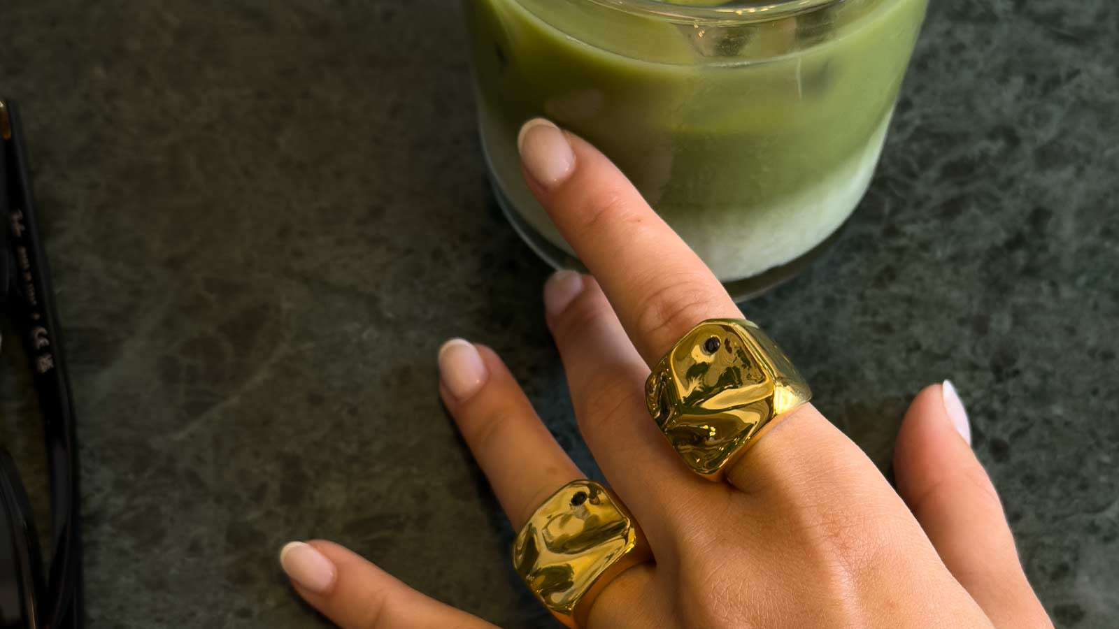 Anel dourado - Faça uma afirmação - Compre agora na DICCI