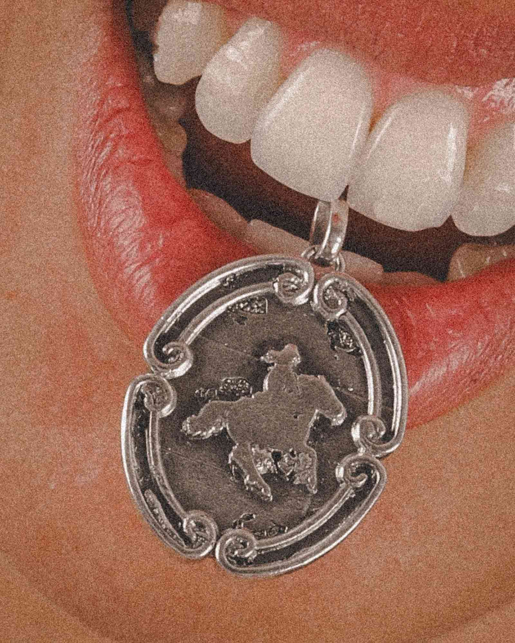 Collar Vaqueros Del Sol - WRONG SENSE® X DICCI