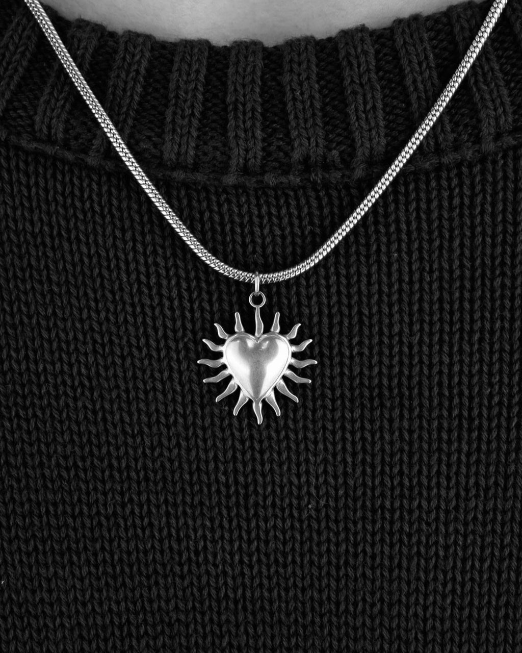 Heartflare Silver Pendant - Unisex Jewelry at DICCI