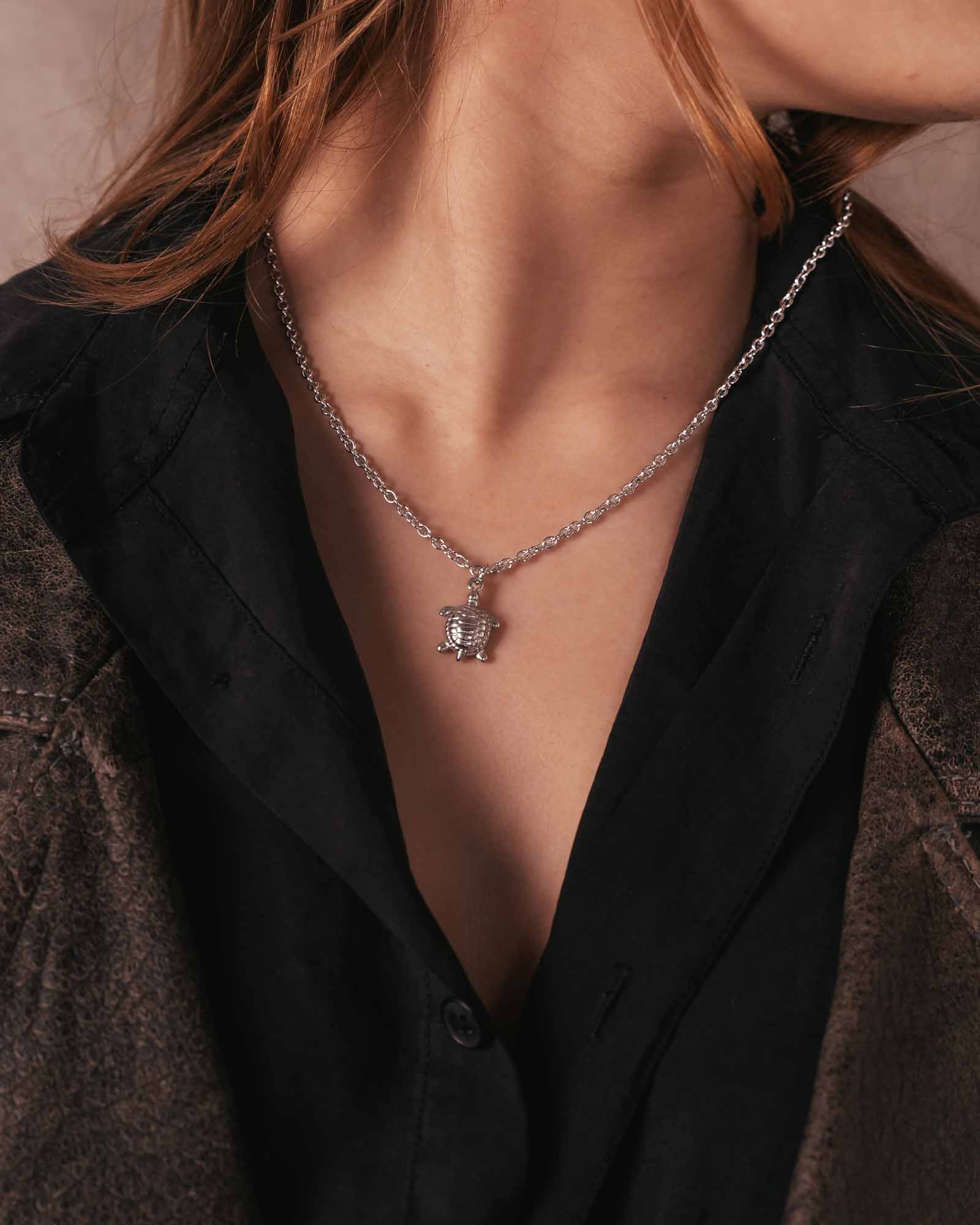 Collana con tartaruga