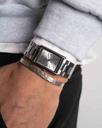 Reloj de Acero Inoxidable con Esfera Plateada – Dicci