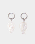 Timeless_Pearl_Earrings