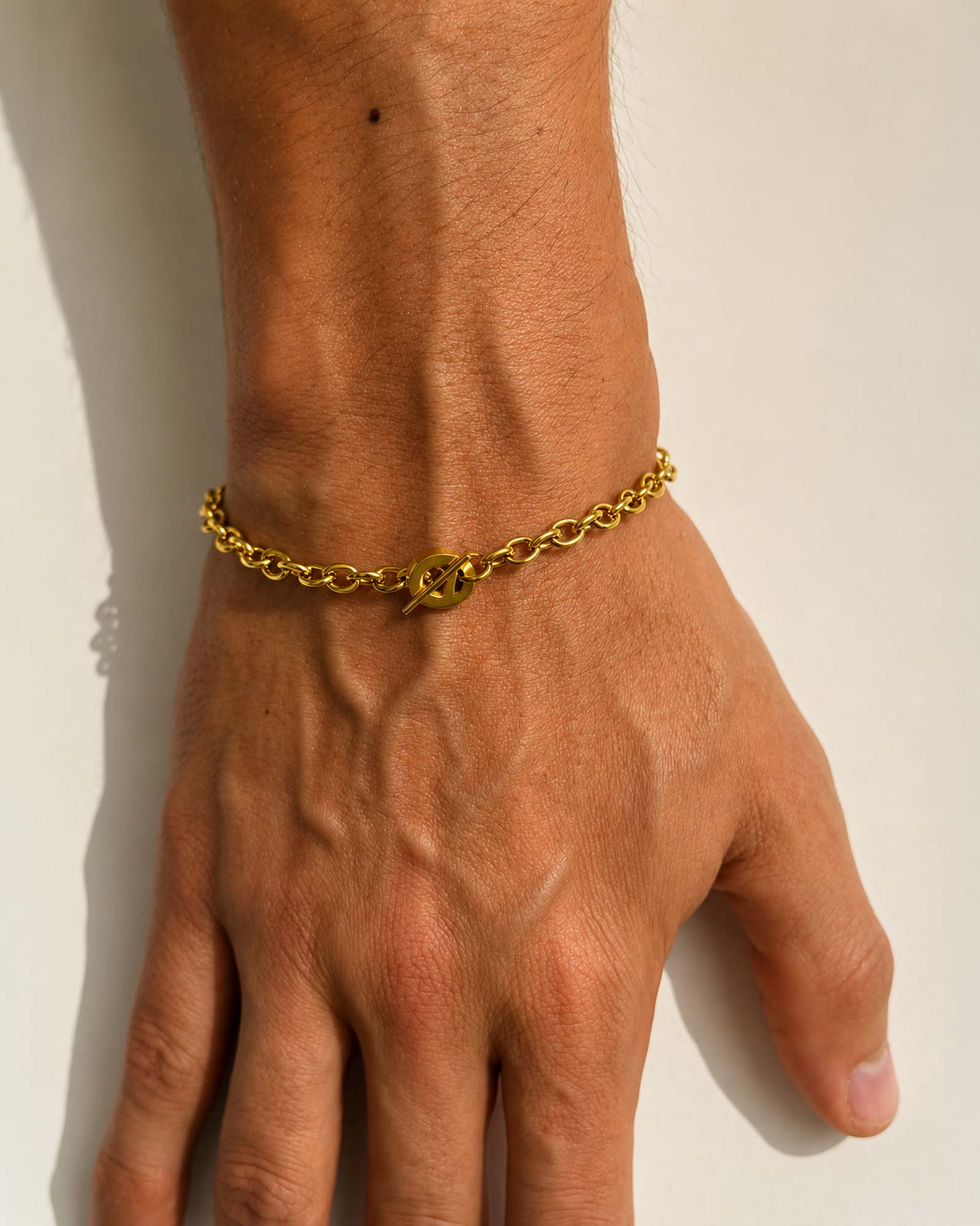 Golden - men wearing link chain in golden