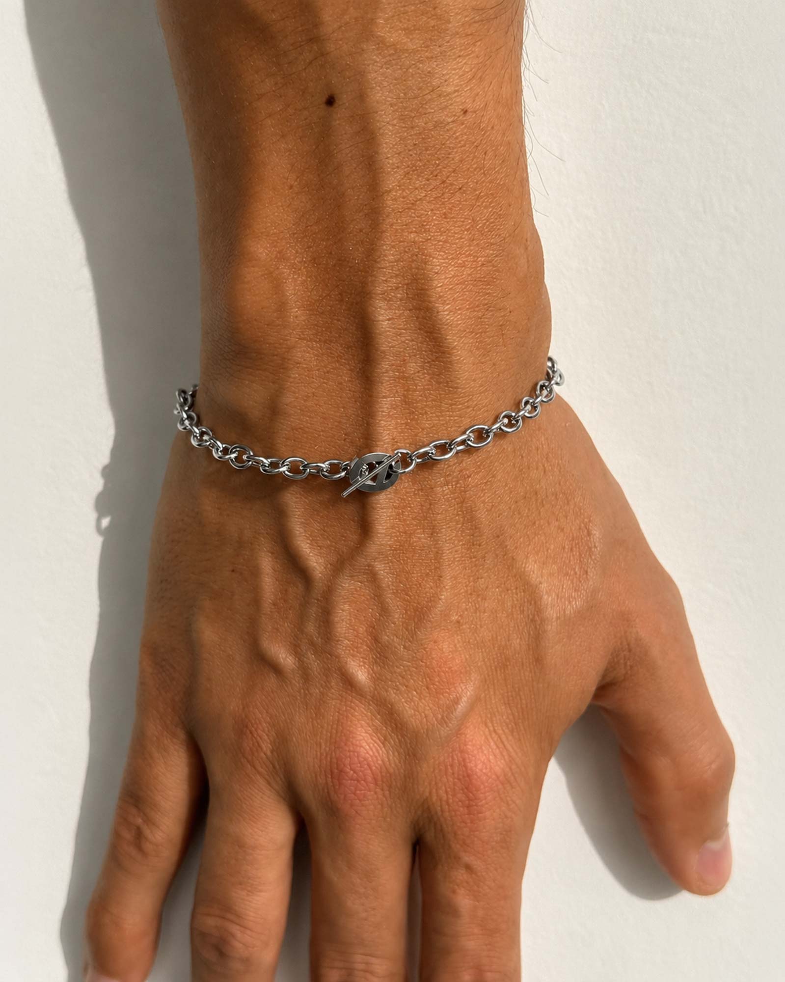 Silver - men wearing link chain in silver