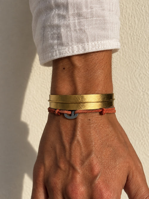 men wearing arch cuff golden