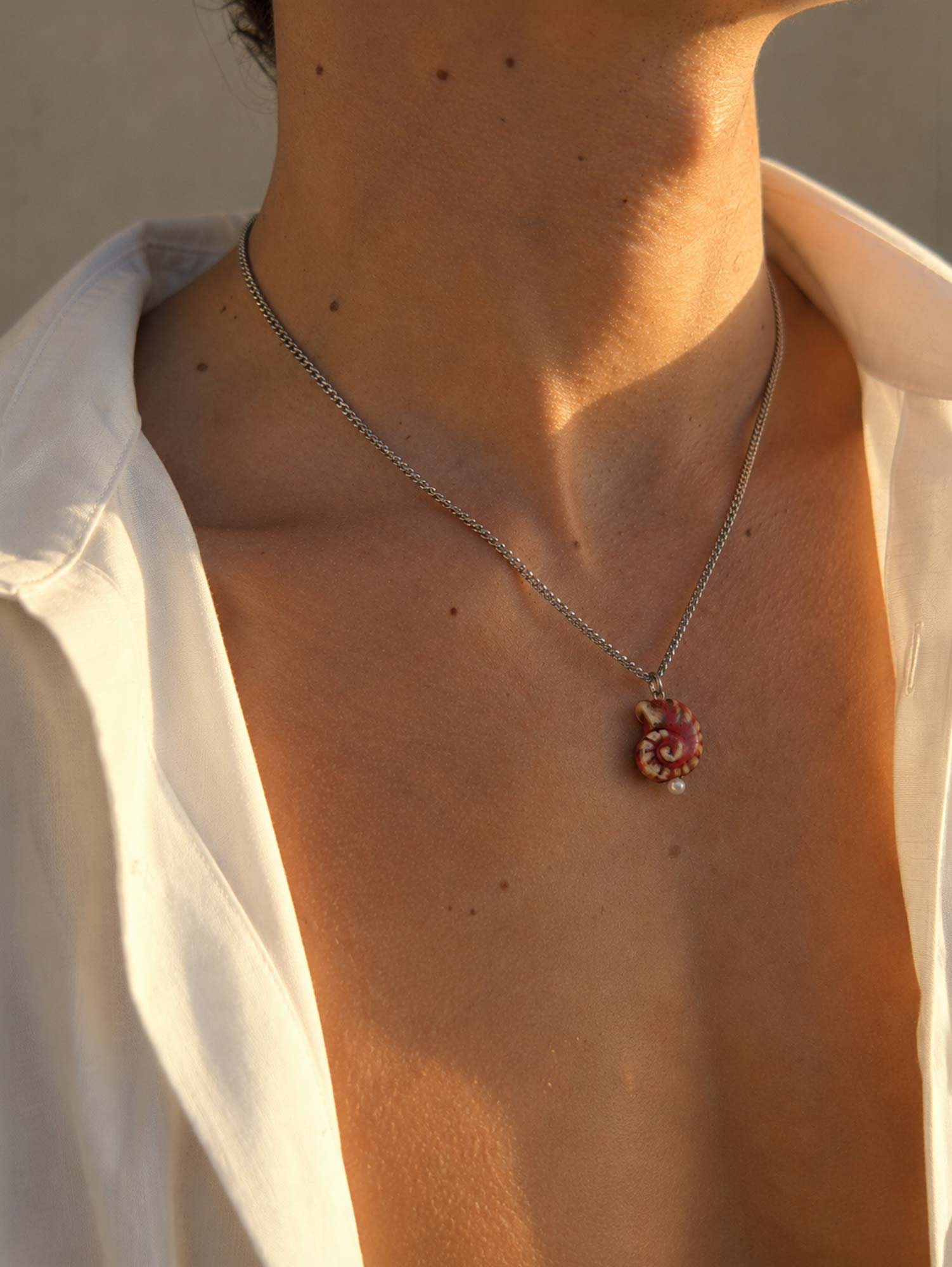 model_wearing_zaya_necklace