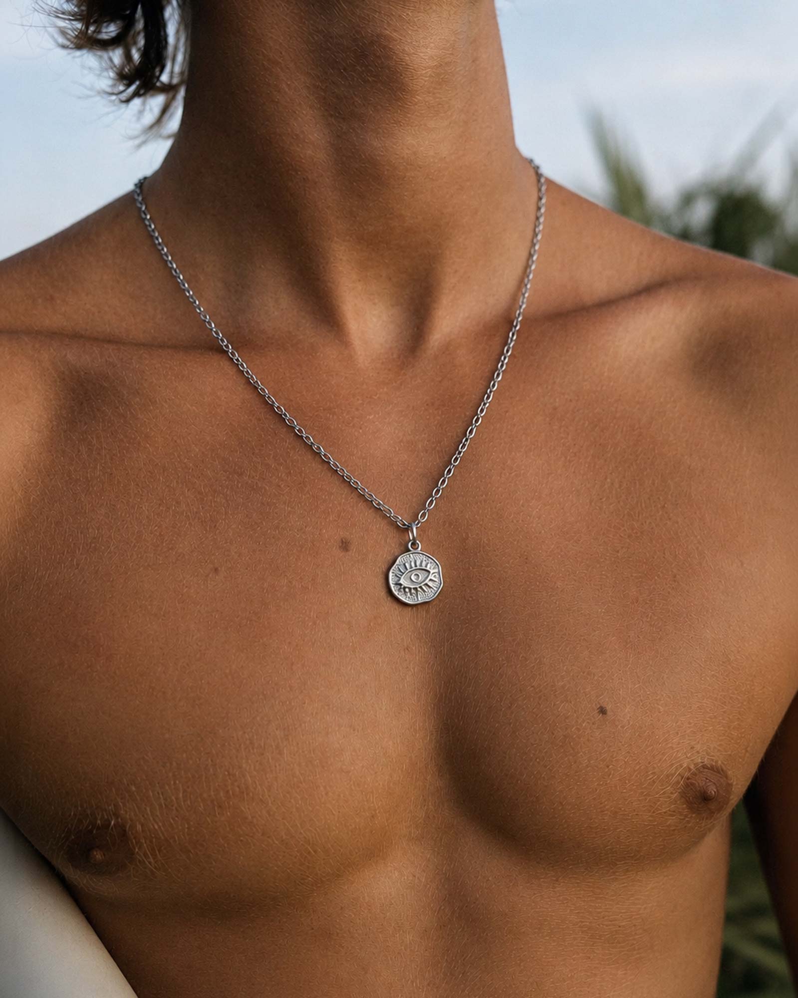 silver-dicci-eye-necklace_chest_-steel