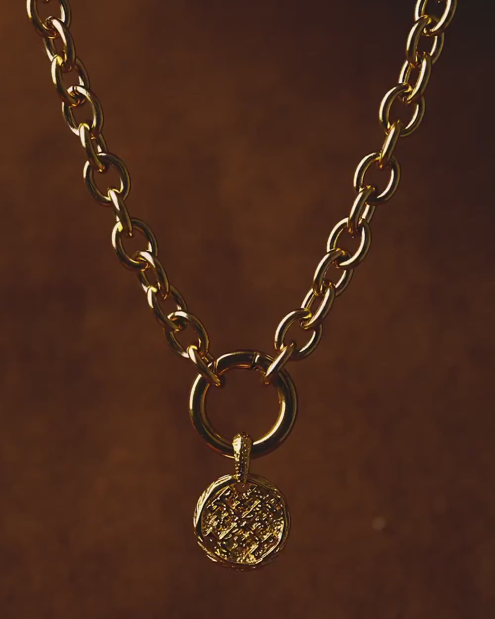 Collar de Anillo en Acero Inoxidable Dorado - Joyería Unisexo Online - Dicci