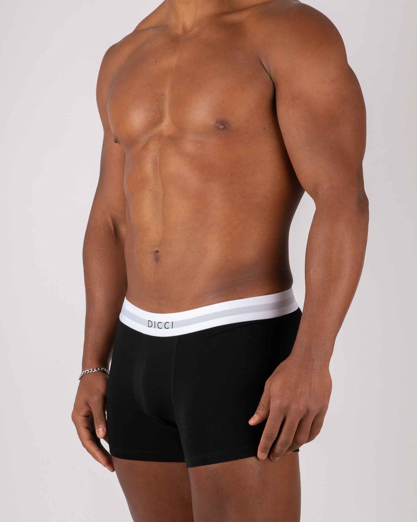 Basic Black boxer with bicolor elastic on the models body Dicci - Clothing Online - Dicci