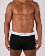Boxer Negro con Elástico Bicolor Dicci en el cuerpo del modelo - Ropa Interior Online - Dicci