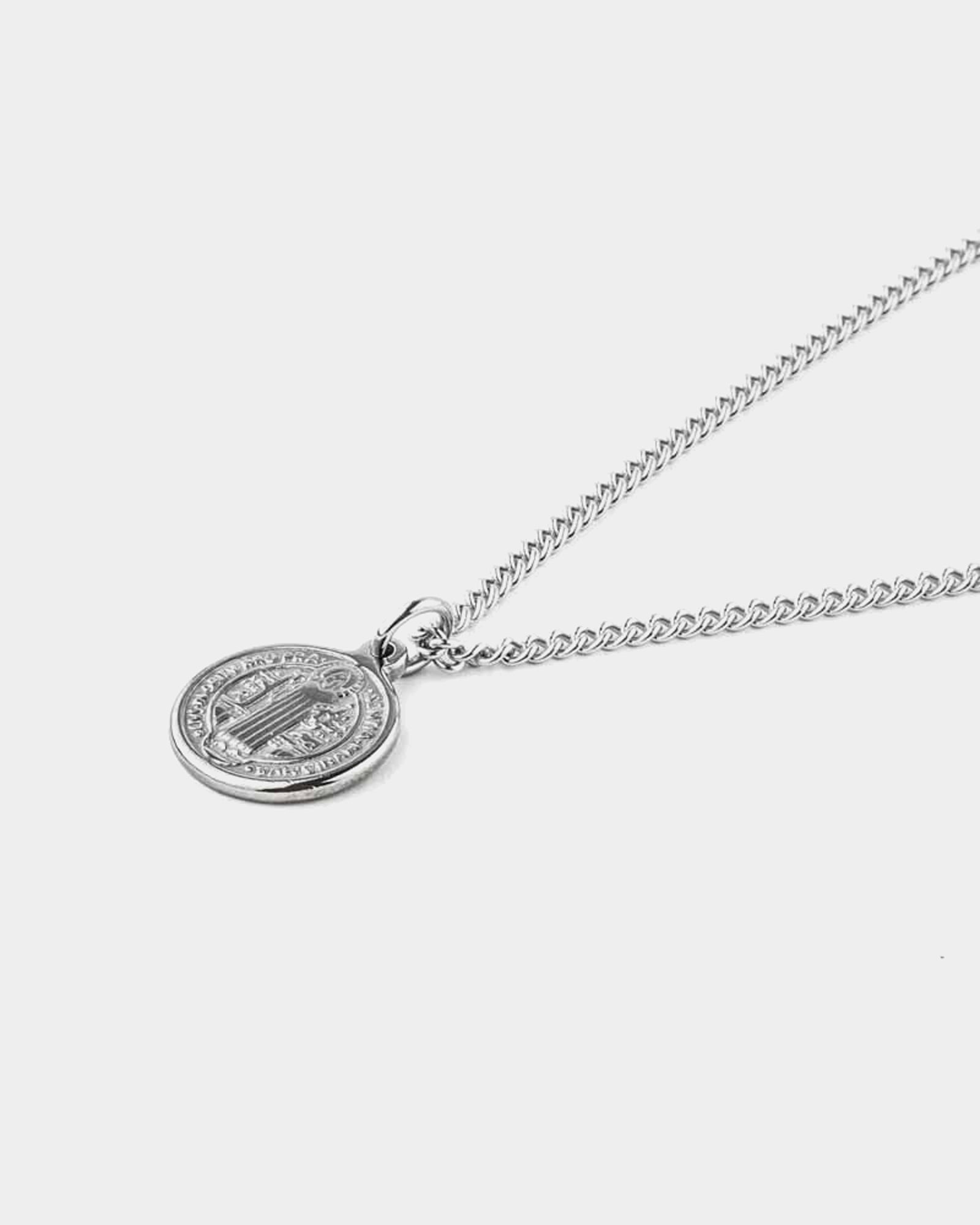 Collana di San Benedetto - Collana in acciaio inossidabile con doppio pendente inciso di 'San Benedetto' - Gioiello unisex online - Dicci