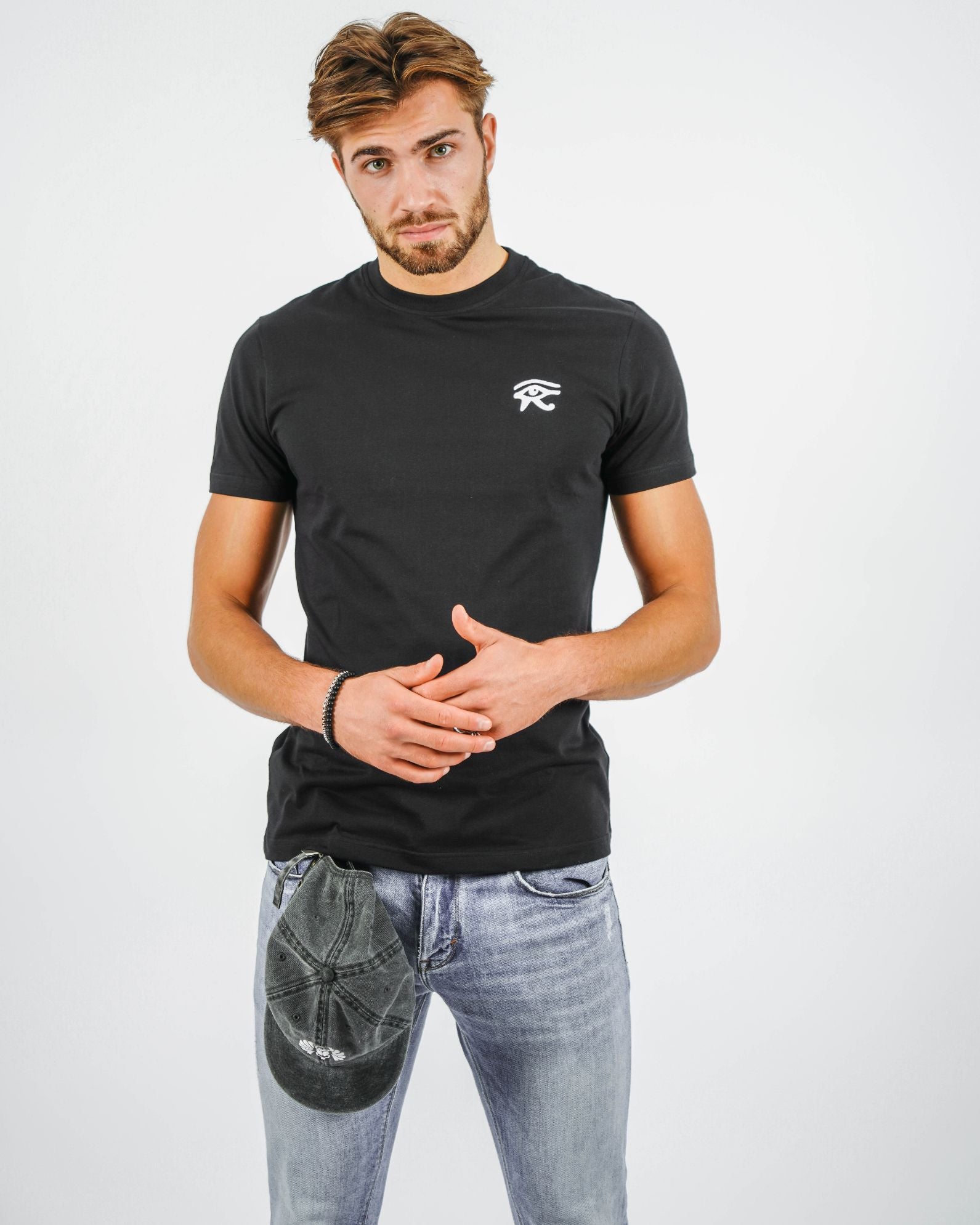 Black T-shirt Horus Eye Embroided on the models body - Slim Fit - Online Clothing - Dicci