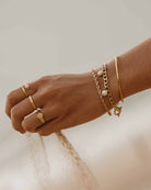 Matira - Golden Steel and Pearl Bracelet 11 'Matira' on the models wrist - Online Unissex Bracelets - Dicci