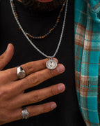 Collana in acciaio "Elizabeth Coin" - Collane in acciaio sul collo delle modelle - Collane Unisex Online - Dicci