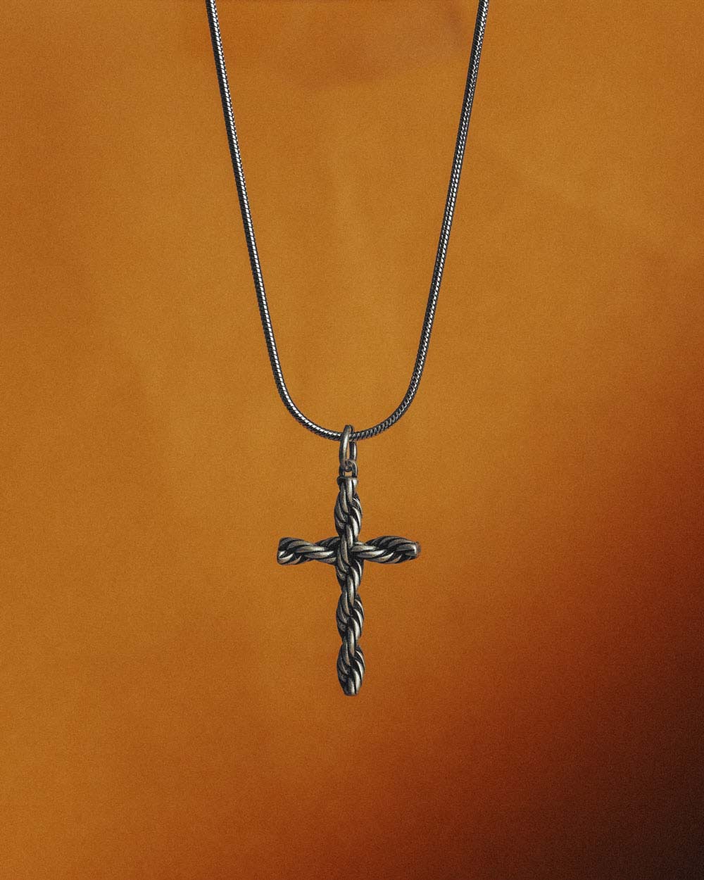 Colar de Aço Inoxidável Cruz Torcida - Colares com Pendente - Joias Online Unissexo - Dicci