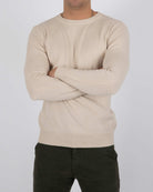 camisola de malha bege dicci no corpo do modelo - Coleção de Sweatshirts - Roupa Unissexo Online - Dicci