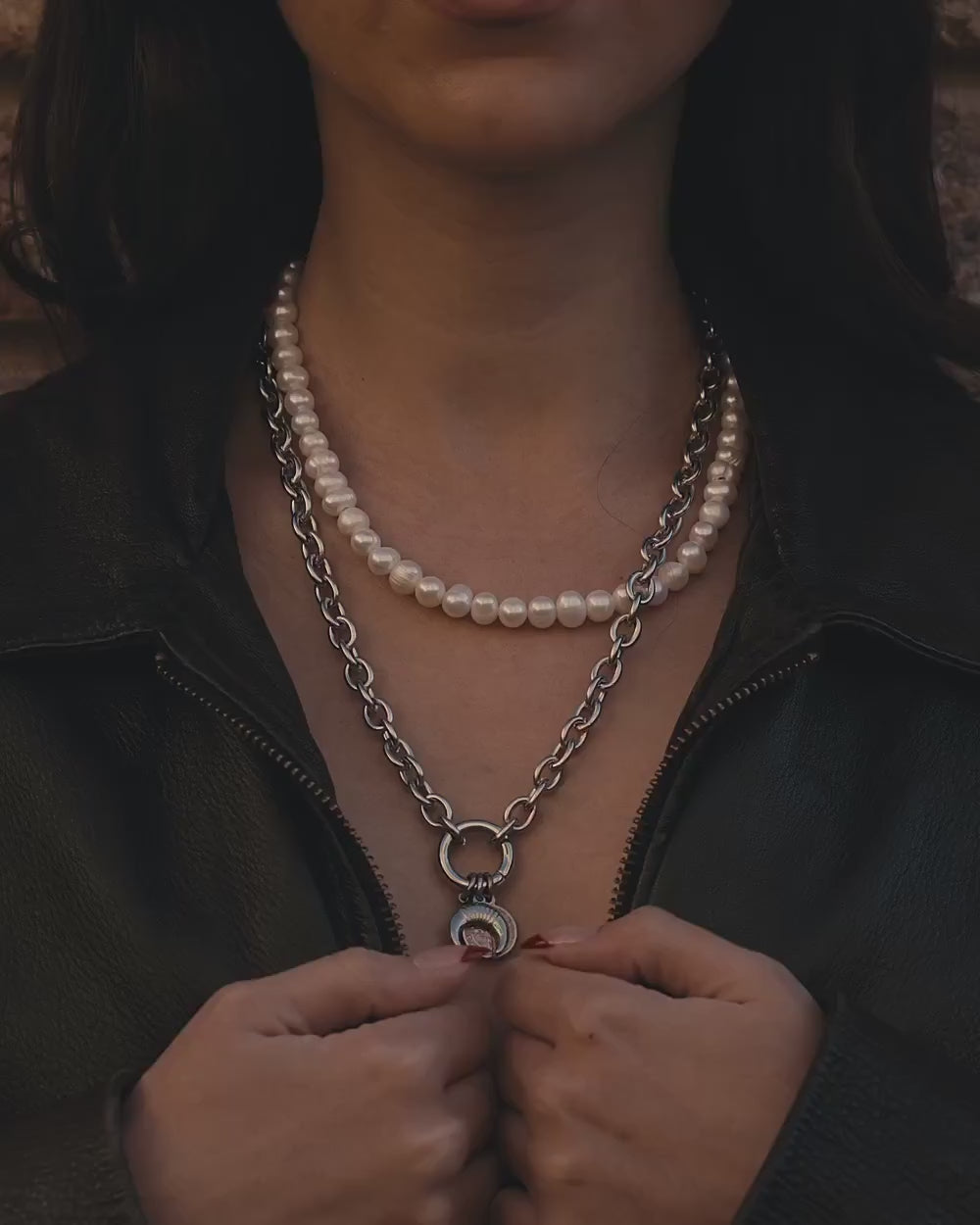 White Pearl Necklace on the model's neck - Online Unisex Jewelry - Dicci